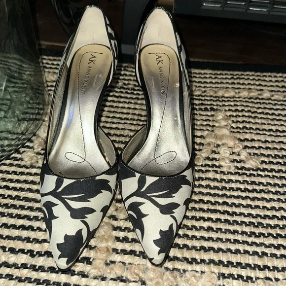 Anne Klein pointed heels - Picture 1 of 6